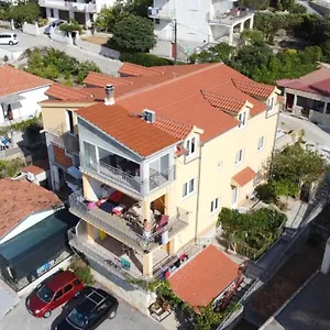  Apartament Mara